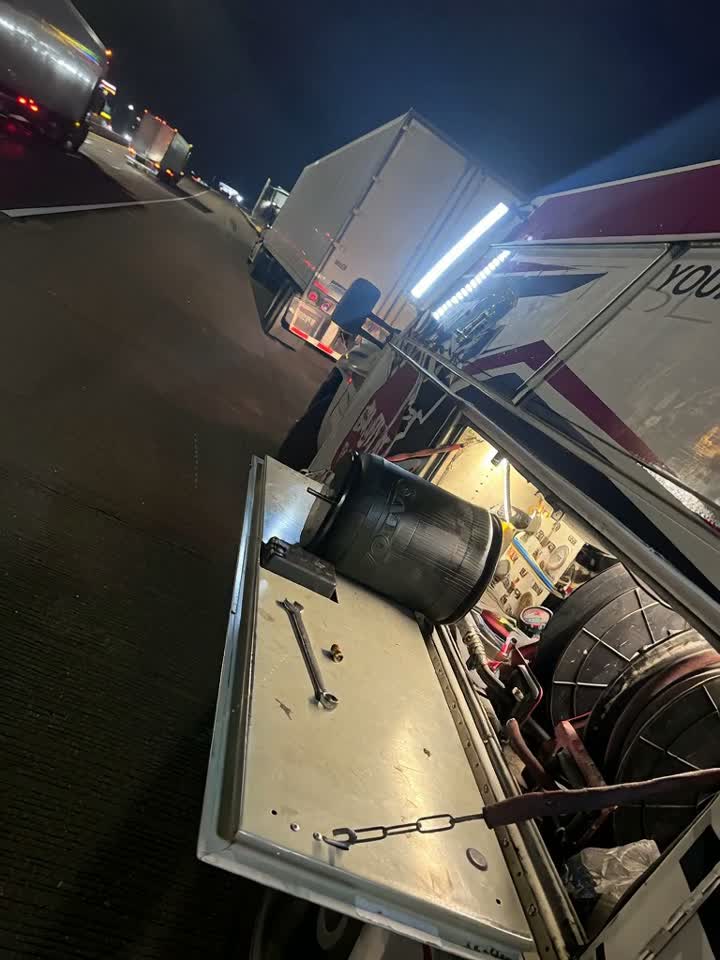 Volvo air bag replaced on the shoulder — I-465 shoulder · Indianapolis, IN